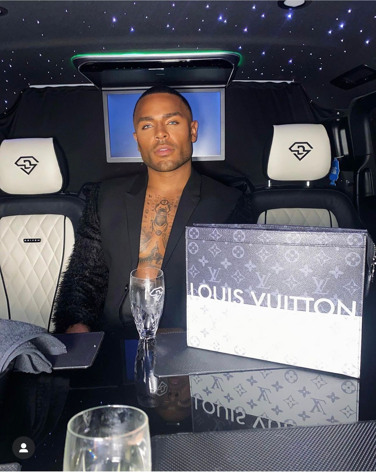 Minibuses and MPVs image 28