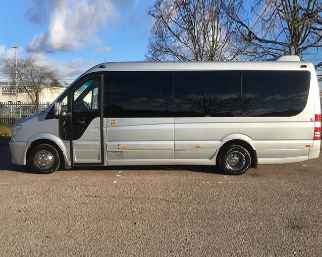 Minibuses and MPVs image 28