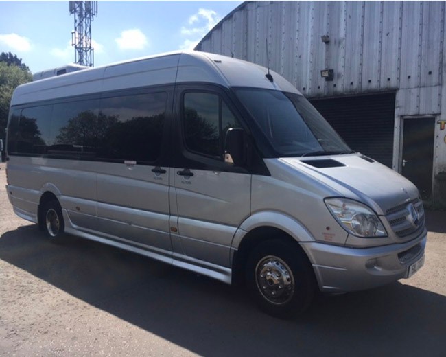 Minibuses and MPVs image 28